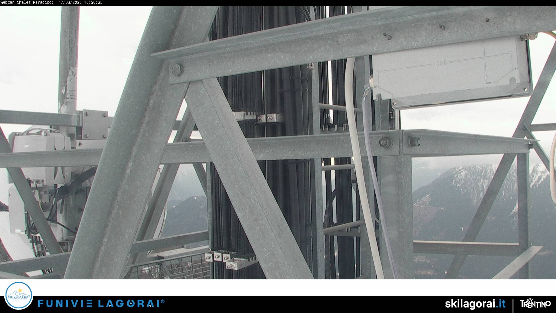 immagine della webcam nei dintorni di Seren del Grappa: webcam Castello Tesino